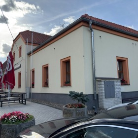 Pohled na hospůdku U Kaštanu v Jenčicích, jejíž tým prověřila návštěva nekompromisního "šéfa" Zdeňka Pohlreicha.