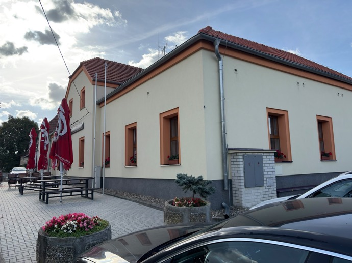Pohled na hospůdku U Kaštanu v Jenčicích, jejíž tým prověřila návštěva nekompromisního "šéfa" Zdeňka Pohlreicha.