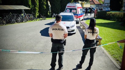 FOTO: Tragický útok na základní škole si vyžádal život učitelky a žákyně.