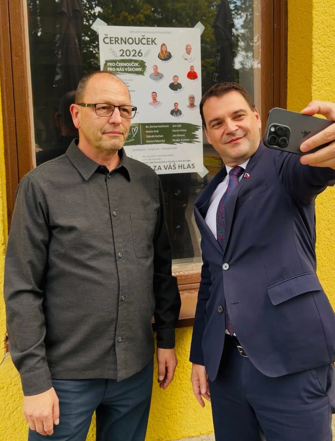 Petr Macinka navštívil Černouček, kde si popovídal s místními.