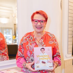 Cukrářka Mirka van Gils Slavíková vydává novou kuchařku Všechno nejlepší.
