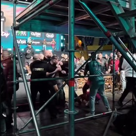 Na vážení Clashe bylo opět živo.