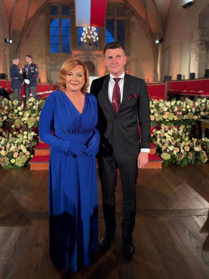 Ministryně Alena Schillerová spolu se synem.