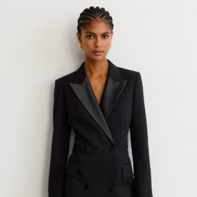 Smokingový blazer dress, Annika, 8180 Kč, prodává Reiss