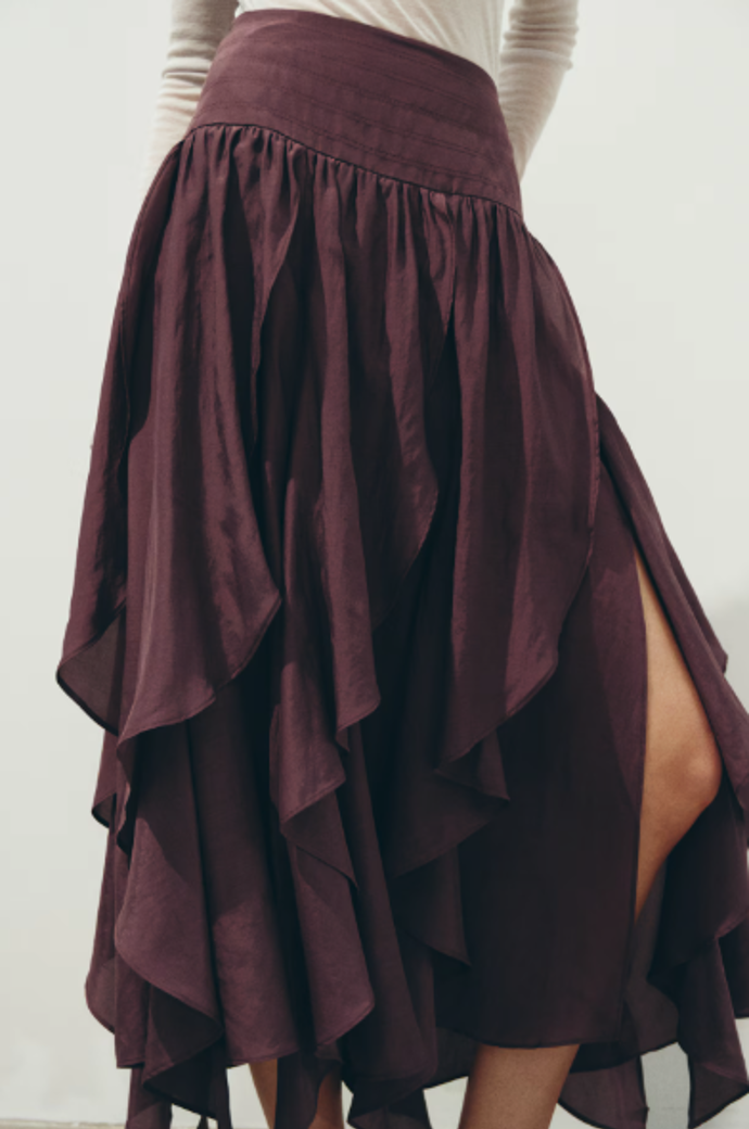 Asymetrická midi sukně, H&M, 1999 Kč
