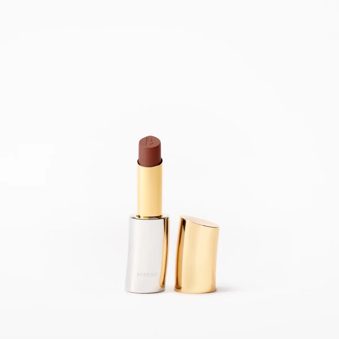 Byredo Lipstick Satin, odstín 9AM, 57 EUR, prodává byredo.com.