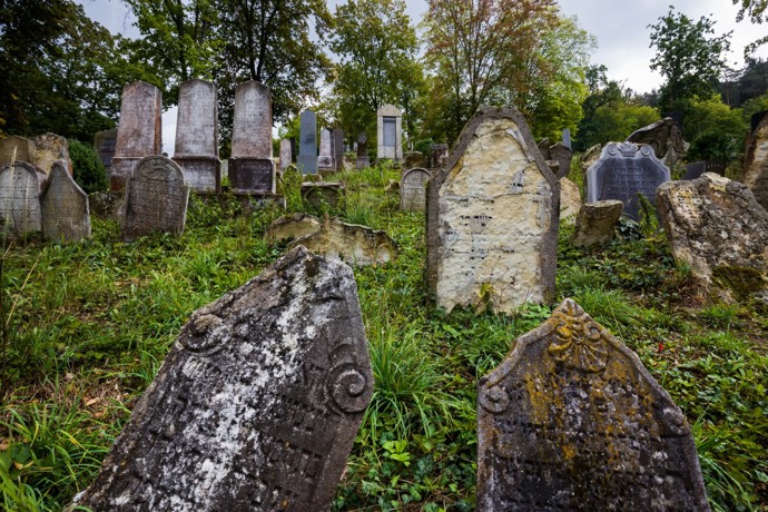 Nejzajímavější hřbitovy Česka: Jeden má 108 kapliček, jiný je velký jako malý rodinný dům Nejzajímavější hřbitovy Česka: Jeden má 108 kapliček, jiný je velký jako malý rodinný dům
