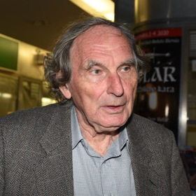 Jiří Chalupa je známý televizní scénárista a dramaturg.
