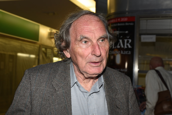 Jiří Chalupa je známý televizní scénárista a dramaturg.