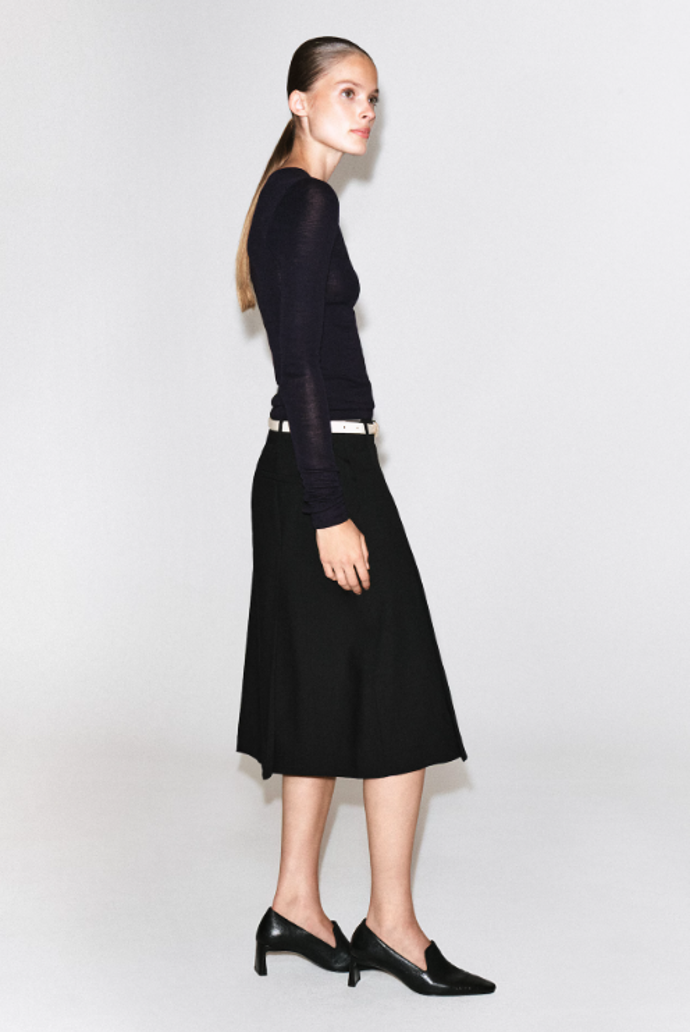 Plisovaná midi sukně COS, 129 eur Plisovaná midi sukně COS, 129 eur