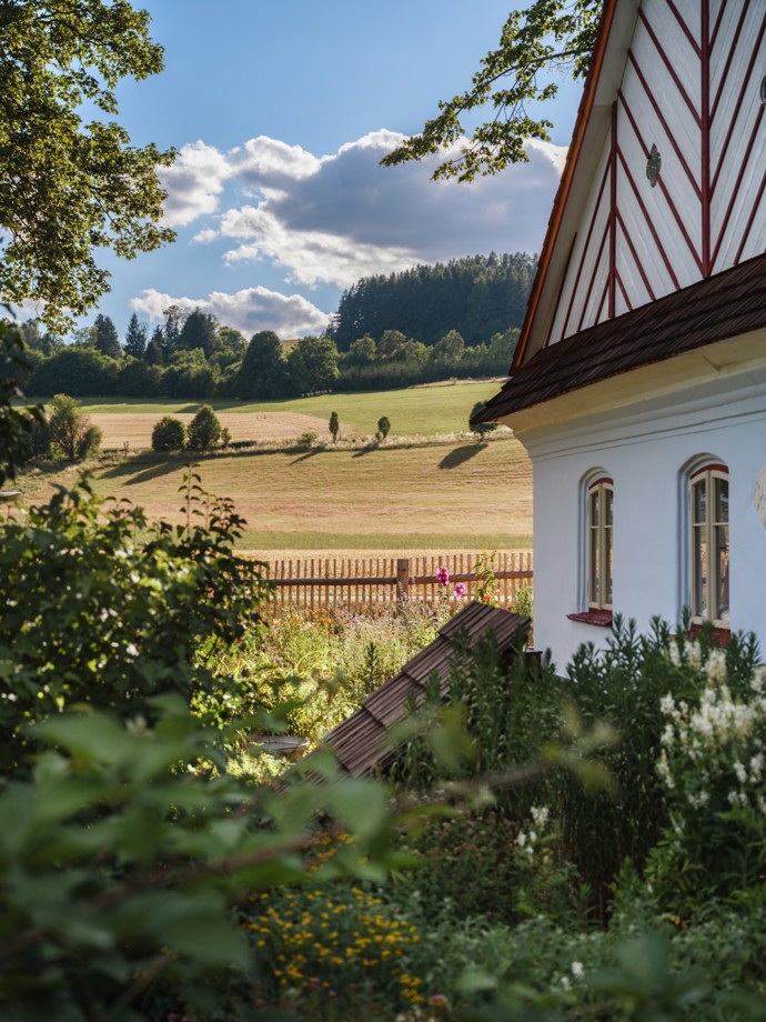 Opravit jde vše, záleží na energii, s níž do obnovy člověk vstupuje, říká architekt Marek Štukhejl a jeho Chalupa pod lípou je toho důkazem Opravit jde vše, záleží na energii, s níž do obnovy člověk vstupuje, říká architekt Marek Štukhejl a jeho Chalupa pod lípou je toho důkazem