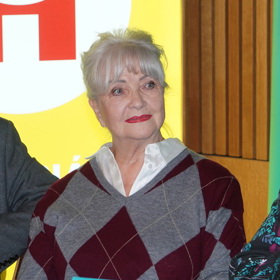 Po osmdesátce se argyle vzoru nebojí ani herečka Carmen Mayerová,. Její úpletový kousek zase ukázal svou elegantnější tvář.