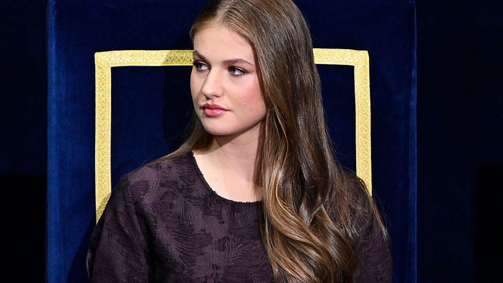 Španělská princezna Leonor slaví 21. narozeniny. Inspirujte se jejím stylem, účesy i přirozeným beauty lookem