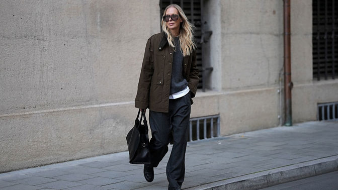 Z pracovního oděvu pro dělníky se stal vysoce trendy kousek. Už nosíte stylovou podzimní workwear bundu? Z pracovního oděvu pro dělníky se stal vysoce trendy kousek. Už nosíte stylovou podzimní workwear bundu?