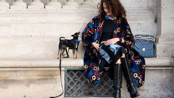 Kimono může skvěle fungovat i na podzim. Pět kroků, jak ho vrstvit, aby vám nebyla zima a outfit měl styl Kimono může skvěle fungovat i na podzim. Pět kroků, jak ho vrstvit, aby vám nebyla zima a outfit měl styl