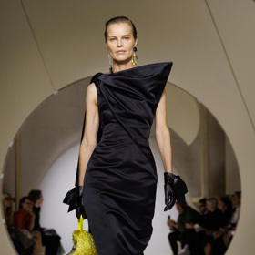 Eva Herzigová pro Givenchy PFW SS27 Eva Herzigová pro Givenchy PFW SS27