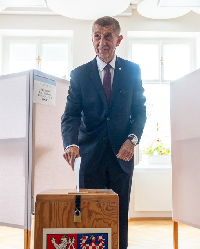 Andrej Babiš odvolil v Průhonicích.