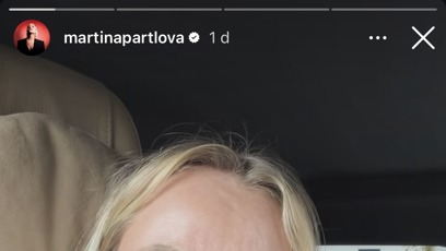 FOTO: Martina Pártlová se snubním prstýnkem pochlubila na sociálních sítích.