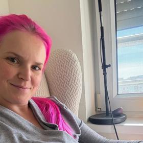 Hance Samsonové se necelé tři roky po ukončení léčby rakoviny prsu podařilo otěhotnět prostřednictvím IVF.