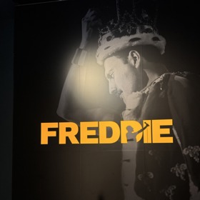 Freddie - The Exhibiton se nachází v House of Music v centru Budapeště a můžete ji navštívit ještě do dubna 2027.