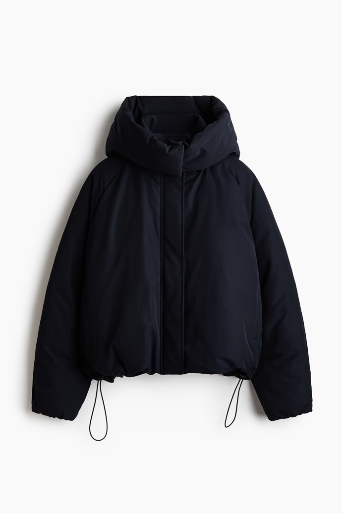 Vatovaná bunda s kapucí, H&M, 1799 Kč