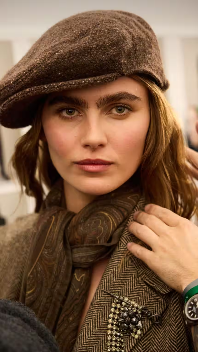 Ralph Lauren v dámské módě stírá hranice mezi ženskostí a ryze pánskými prvky.