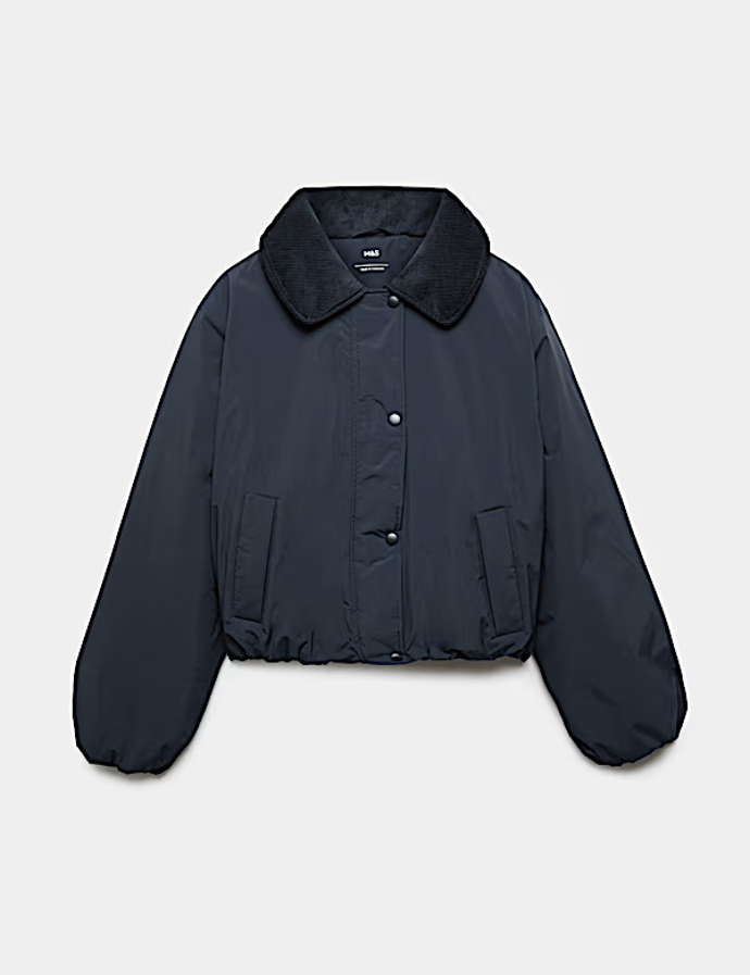 Zateplená bunda s kontrastním manšestrovým límečkem, Marks&Spencer, 1499 Kč