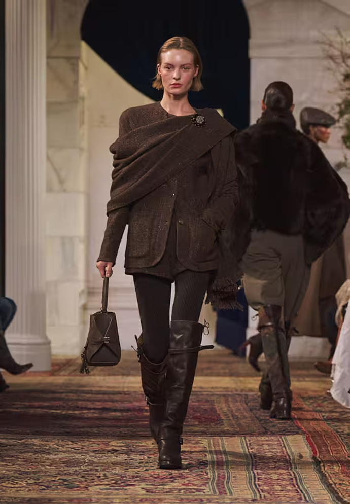 Ralph Lauren kombinuje eleganci s pohodlím.