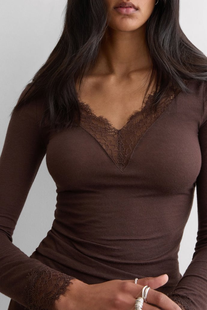 Top Ultralight s kašmírem Intimissimi, 949 Kč