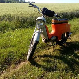 Jawa 50 patřila mezi motocykly, které se výrazně zapsaly do československé motoristické historie. Malý a dostupný stroj si získal oblibu především mezi mladými jezdci a stal se známou součástí českých silnic.