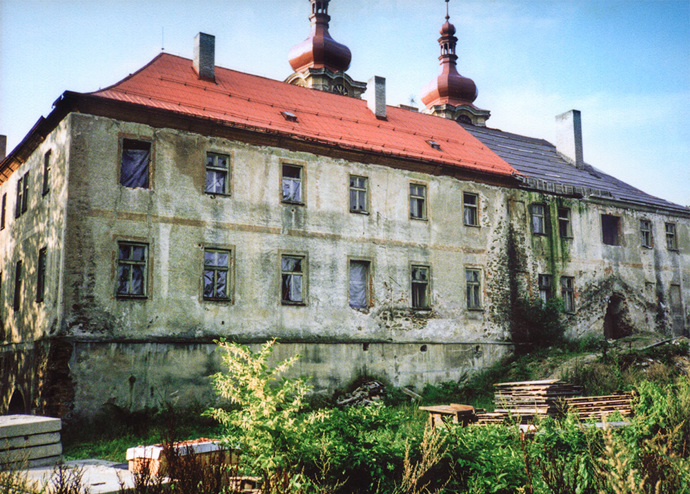 Klášter v Hejnicích přežil desetiletí úpadku. Dnes se mu vrací podoba, kterou znaly předchozí generace Klášter v Hejnicích přežil desetiletí úpadku. Dnes se mu vrací podoba, kterou znaly předchozí generace