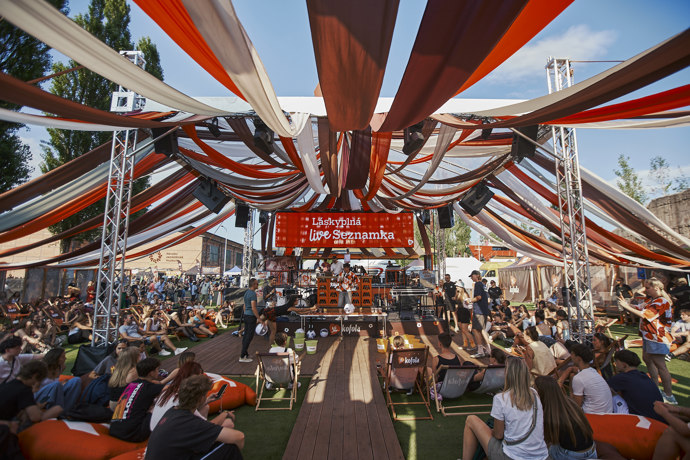 Seznamování naživo festivaloví návštěvníci milují. 