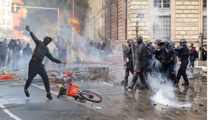 Rozsáhlé protesty v Evropě.
