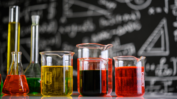 Kvíz: 10 otázek ze základů chemie, které zvládne každý osmák. Jak jste na tom vy?