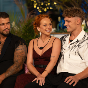 Jakub se Cynthií a Viki s Honzou patří za silné páry na Love Islandu.