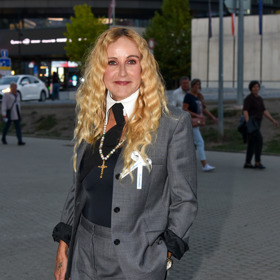 V elegantním outfitu dorazila i Vendula Pizingerová.