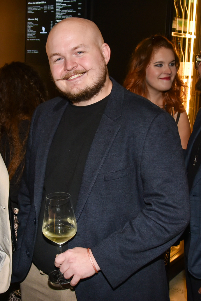 Syn Ivety Bartošové Artur Štaidl si zakládá na péči o svůj knírek. 