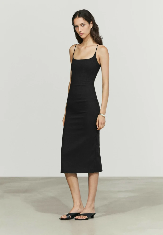 Massimo Duti, 2 500 Kč, prodává Zalando