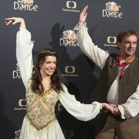 Tomáš Matonoha a Lenka Nora Návorková zatancovali valčík.