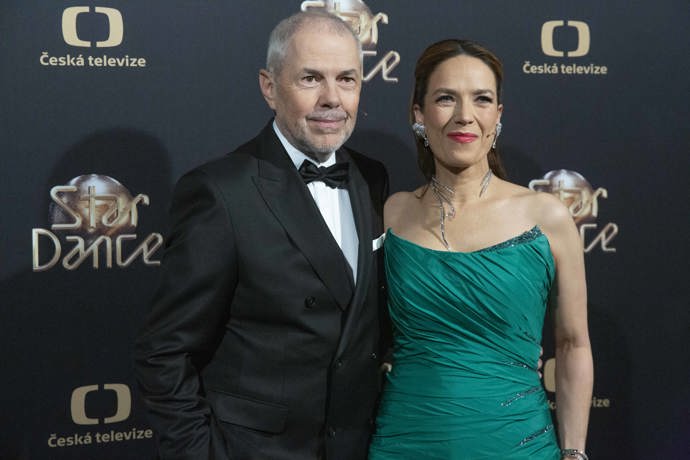 Moderátoři StarDance Marek Eben a Tereza Kostková. 