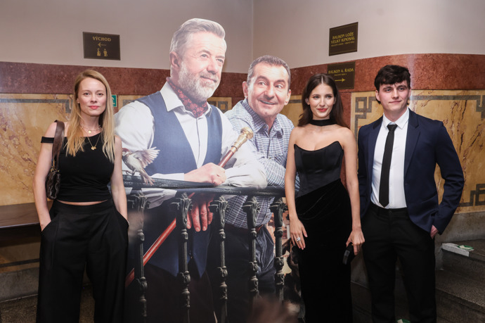 Tadeáš s herci z filmu Moře na dvoře