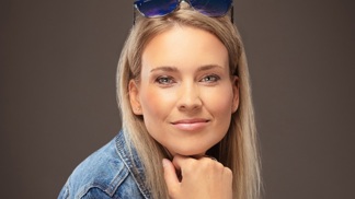 Nela Mizera letos vydala knihu o její nemoci - psoriatické artritidě Nela Mizera letos vydala knihu o její nemoci - psoriatické artritidě