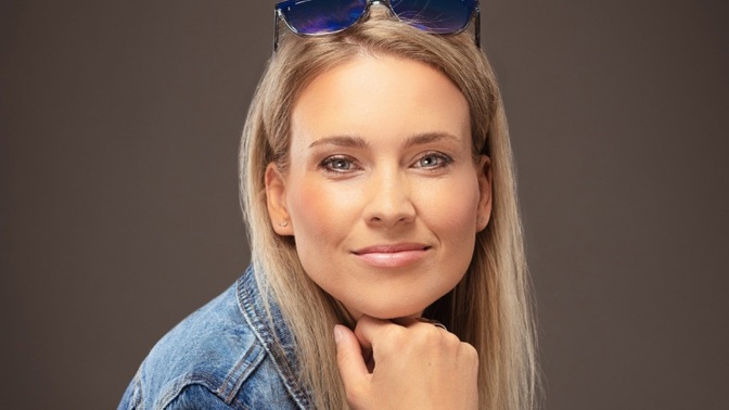 Nela Mizera letos vydala knihu o její nemoci - psoriatické artritidě