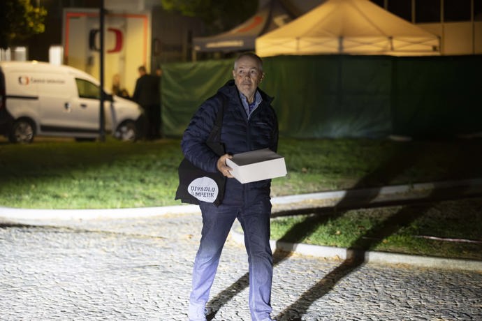 Moderátor Marek Eben na odchodu i s výslužkou. 