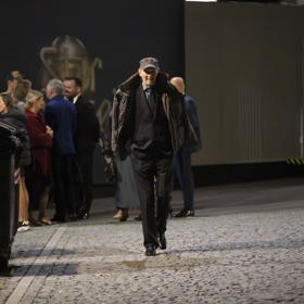 Dorazil dokonce herec Jiří Schmitzer.