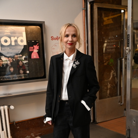 Jana Plodková předvedla na premiérovém večeru skvěl poskládaný outfit