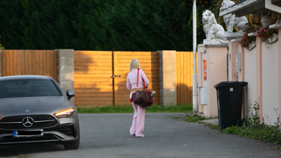 FOTO: Blondýnka zamířila k brance Vémolandu, kde už působila jako doma.