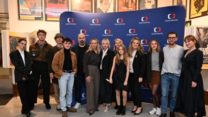 FOTO: Na slavnostní premiéře se to známými tvářemi jenom hemžilo.