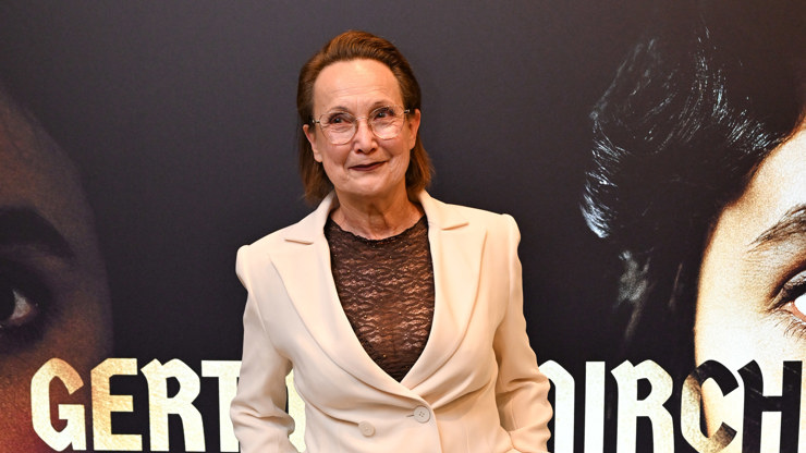 Milena Steinmasslová dorazila na premiéru filmu Gerta Schnirch. 