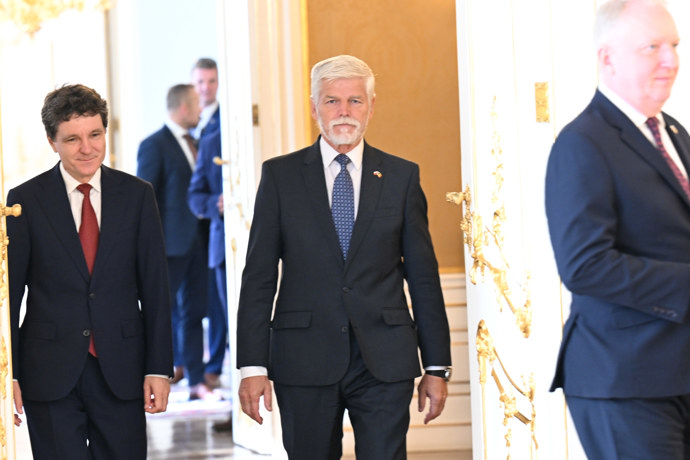Oba dva prezidenti měli následně jiný program než první dámy.